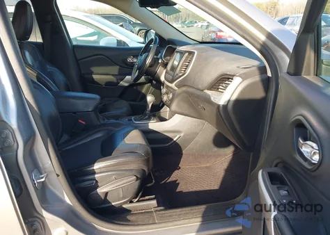 2018 Jeep Cherokee Latitude Plus Fwd z USA, uszkodzony, nr VIN 1C4PJLLB3JD589999